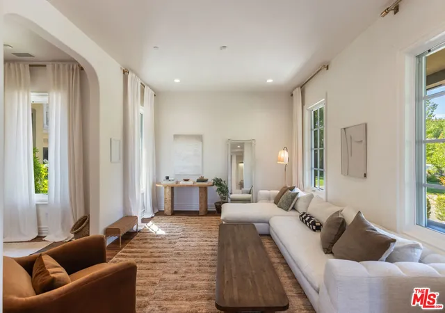 Homes for sale in Agoura Hills, CA | 2052 Shadow Creek Dr, Agoura Hills, CA 91301 | MLS# 26855879