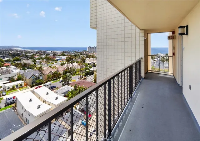 Photo 2 of Condo for sale at 4944 Cass St #1101, San Diego, CA 92109 | MLS# TR26144105 | Listing updated on 2026-07-07