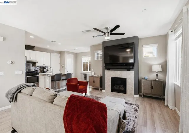 2nd image of 146 Halsey Way, Pittsburg, CA 94565 | MLS# 41140541