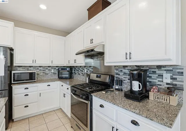 Homes for sale in Pittsburg, CA | 146 Halsey Way, Pittsburg, CA 94565 | MLS# 41140541