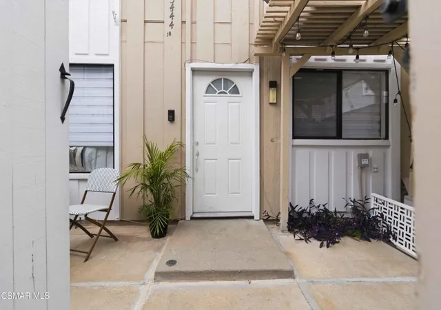 Photo 3 of Townhouse for sale at 3444 Lockwood Ct #18, Simi Valley, CA 93063 | MLS# 226003174 | Listing updated on 2026-09-23