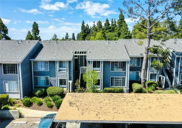 Photo 3 of Condo for sale at 25269 Pine Crk Ln, Wilmington, CA 90744 | MLS# PW26146120 | Listing updated on 2026-10-03