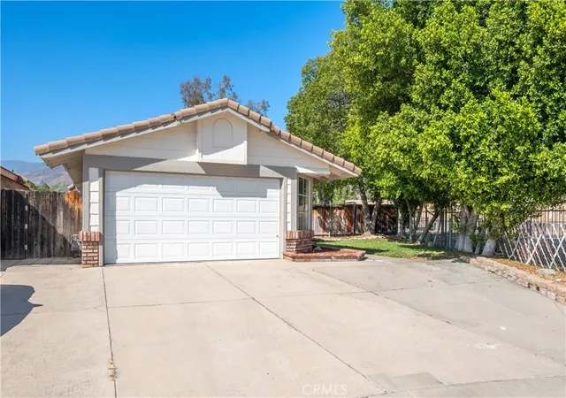 2nd image of 27394 Rustic Ln, Highland, CA 92346 | MLS# OC26130192