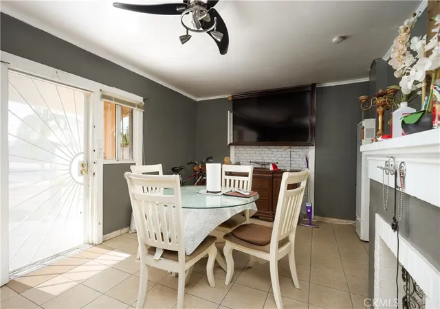 3rd image of 905 Q St, Bakersfield, CA 93304 | MLS# SR26146328