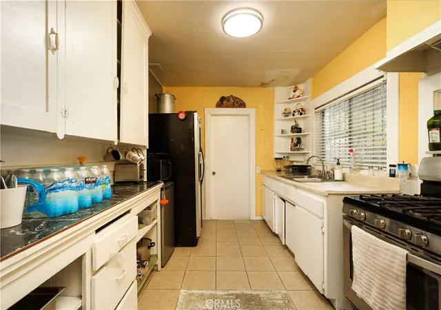 5th image of 905 Q St, Bakersfield, CA 93304 | MLS# SR26146328
