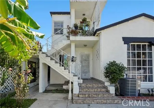 Listing Photo 4 - Condo for sale in building located at 2546 S Bronson, Los Angeles, CA 90018