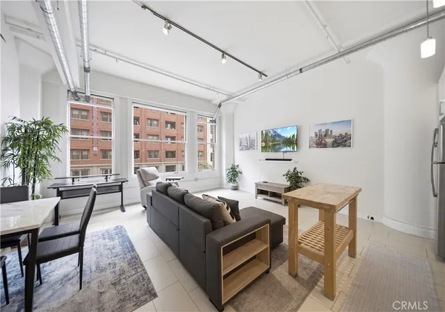 1st image of 939 S Broadway, Los Angeles, CA 90015
