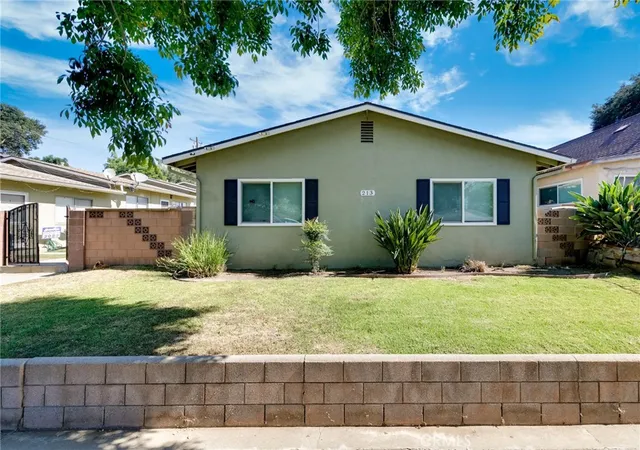 3rd image of 213 W 4Th, San Dimas, CA 91773 | MLS# AR26137245