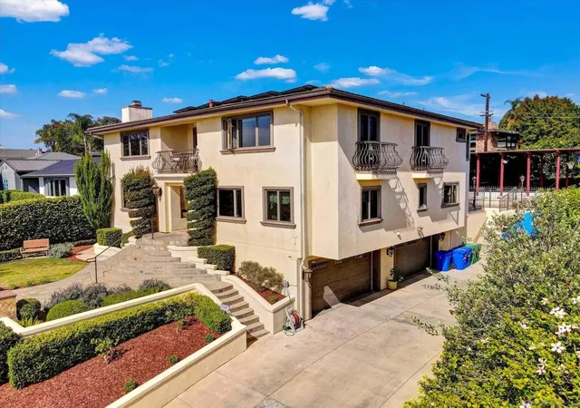 Photo 3 of Single family home for sale at 2540 Chatsworth, San Diego, CA 92106 | MLS# 260016342SD | Listing updated on 2026-08-04