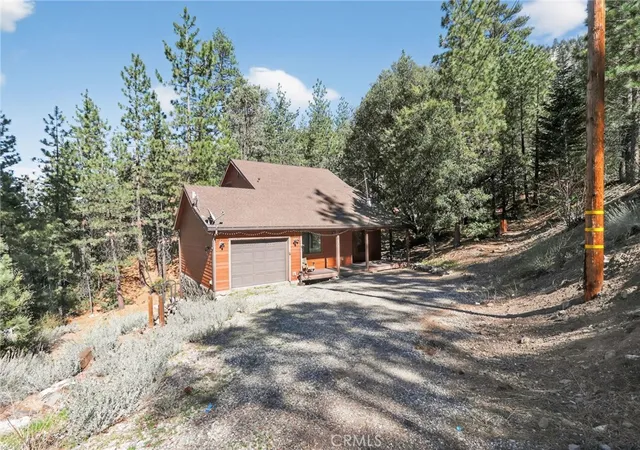 Photo 4 of Single family home for sale at 1312 Zermatt Ct, Pine Mountain Club, CA 93222 | MLS# SR26146390 | Listing updated on 2026-07-07