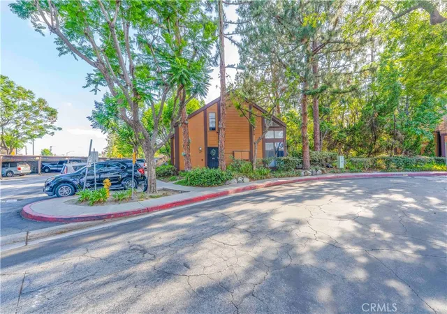 Listing Photo 4 - Condo for sale in building located at 14001 Bayside Dr, Norwalk, CA 90650