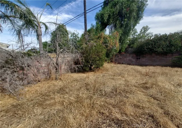 Photo 3 of Manufactured home for sale at 45850 Florida, Hemet, CA 92544 | MLS# CV26146490 | Listing updated on 2026-10-07