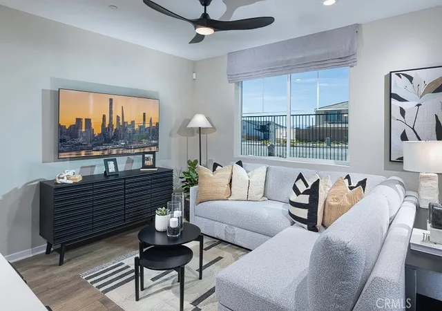 Photo 3 of Sale Pending at 33208 Opal Glass Dr, Winchester, CA 92596 | MLS# IG26146522 | Listing updated on 2026-10-01