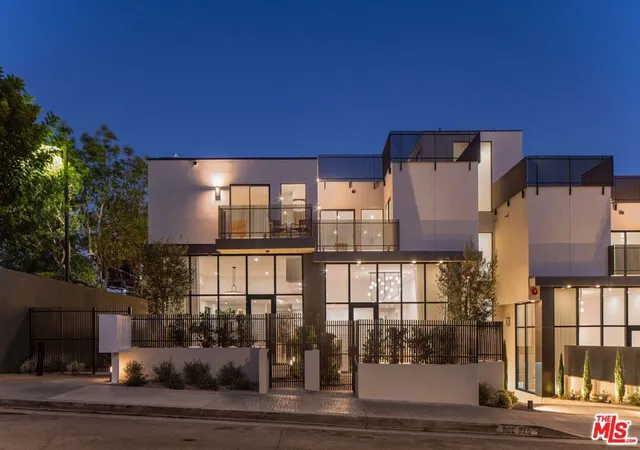 Photo 1 of Condo for sale at 922 W Knoll Dr, West Hollywood, CA 90069 | MLS# 26856037 | Listing updated on 2026-10-01