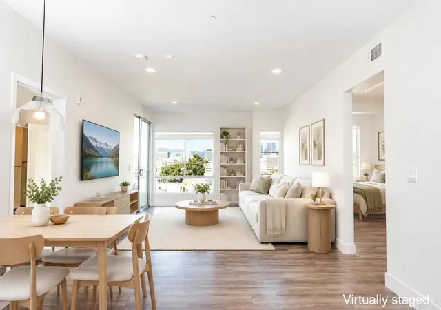 Listing Photo 2 - Condo for sale in Harvard Regency located at 1101 S Harvard Blvd, Los Angeles, CA 90006 - Unit #510