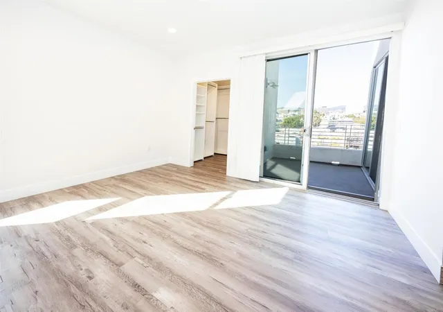 Listing Photo 5 - Condo for sale in Harvard Regency located at 1101 S Harvard Blvd, Los Angeles, CA 90006 - Unit #510
