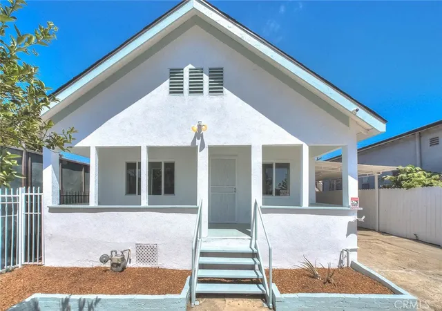 Photo 2 of Sale Pending at 5506 Holmes Ave, Los Angeles, CA 90058 | MLS# DW26145100 | Listing updated on 2026-09-25