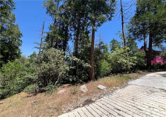 2nd image of 27530 North Bay Road, Lake Arrowhead, CA 92352 | MLS# IG26146807