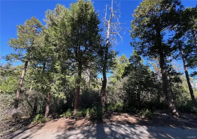 3rd image of 27530 North Bay Road, Lake Arrowhead, CA 92352 | MLS# IG26146807