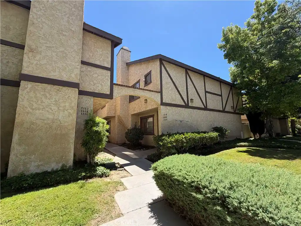 Condo for sale at 1322 W Ave J4, Lancaster, CA 93534 | MLS# SR26146679