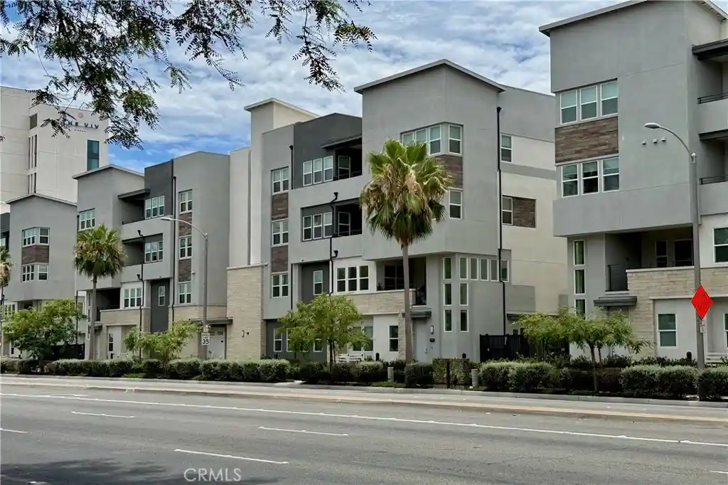 Condo for sale at 1130 S Urbana, Anaheim, CA 92805 | MLS# PW26146587