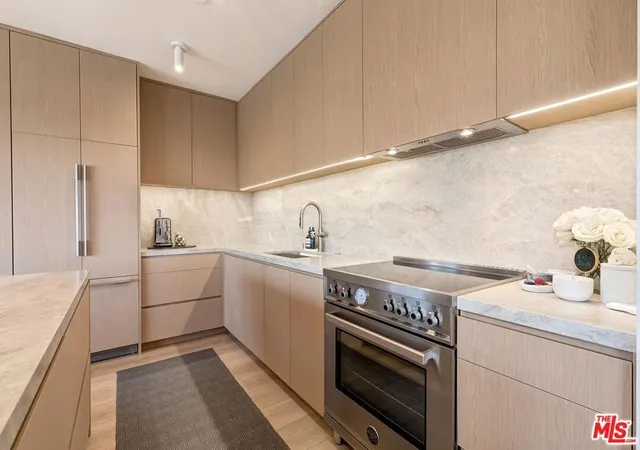 3rd image of 999 N Doheny Dr #601, West Hollywood, CA 90069 | MLS# 26855857