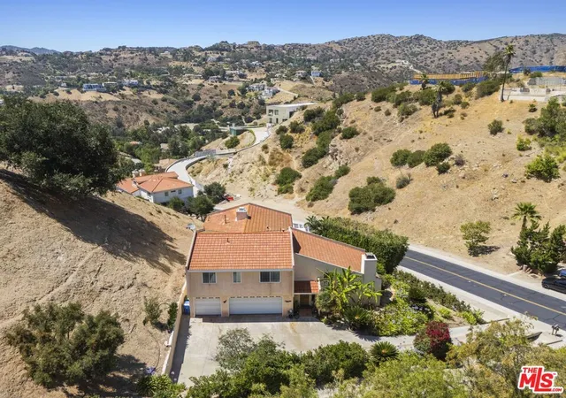 Photo 1 of Sale Pending at 51 Flintlock Ln, Bell Canyon, CA 91307 | MLS# 26856111 | Listing updated on 2026-10-07