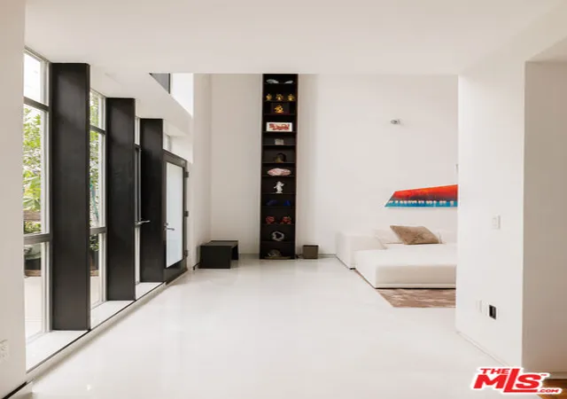Photo 2 of Sale Pending at 825 N Kings Rd #2, West Hollywood, CA 90069 | MLS# 26853997 | Listing updated on 2026-10-03
