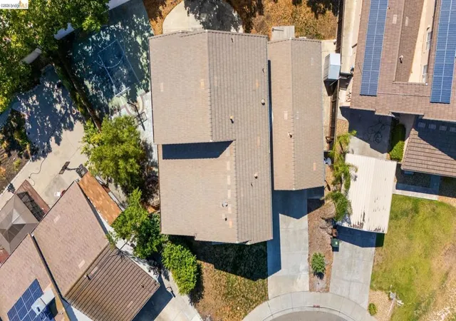 Photo 3 of Single family home for sale at 4504 Pony Ct, Antioch, CA 94531 | MLS# 41140637 | Listing updated on 2026-09-25