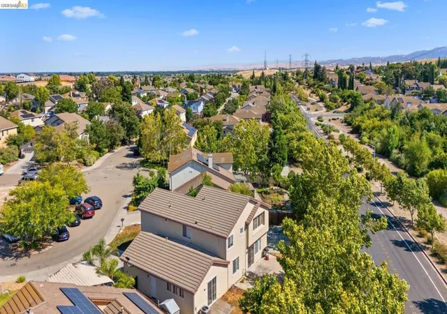 Photo 3 of Single family home for sale at 4504 Pony Ct, Antioch, CA 94531 | MLS# 41140637 | Listing updated on 2026-09-25
