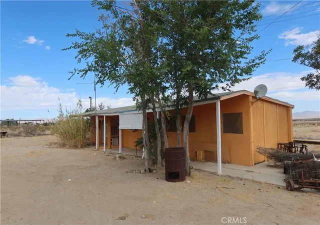 Photo 2 of Sale Pending at 37950 E End, Lucerne Valley, CA 92356 | MLS# PW26146593 | Listing updated on 2026-09-26