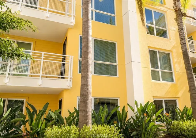 27th image of 21301 Erwin St #322, Woodland Hills, CA 91367 | MLS# SR26140429