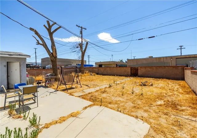 7th image of 44251 Carolside Ave, Lancaster, CA 93535 | MLS# SR26146896