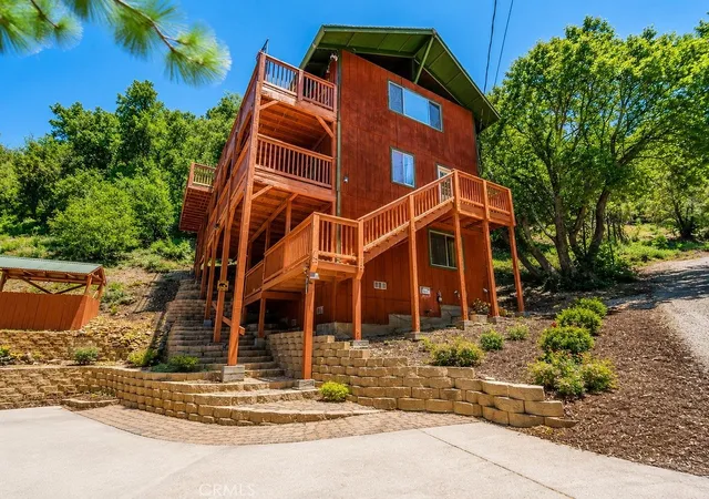 Homes for sale in Pine Mountain Club, CA | 1412 Lassen, Pine Mountain Club, CA 93222 | MLS# SR26146837