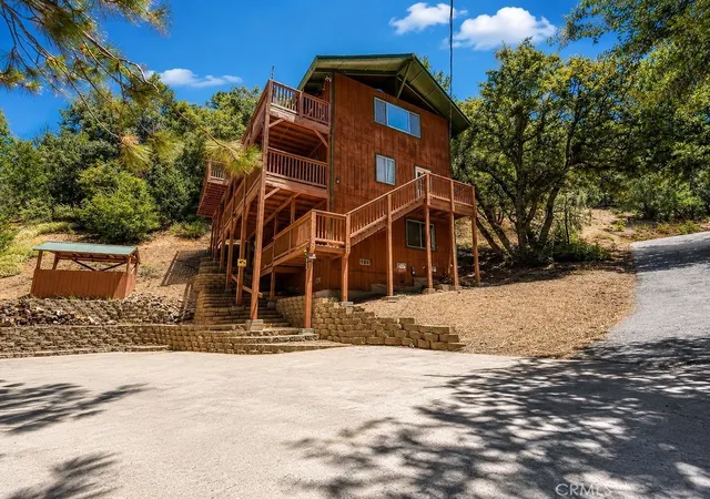 Homes for sale in Pine Mountain Club, CA | 1412 Lassen, Pine Mountain Club, CA 93222 | MLS# SR26146837