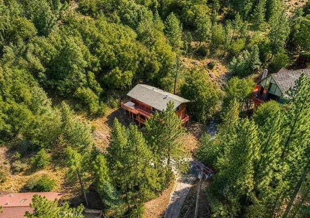 Homes for sale in Pine Mountain Club, CA | 1412 Lassen, Pine Mountain Club, CA 93222 | MLS# SR26146837