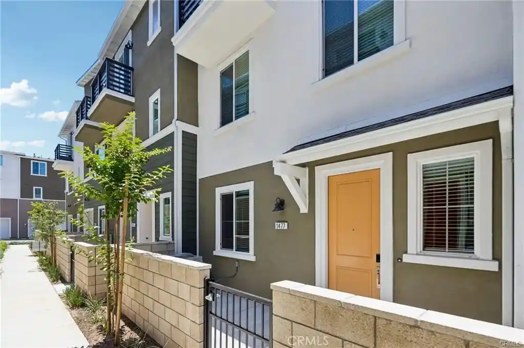 Photo 1 of Townhouse for sale at 1477 Reef Ln, San Pedro, CA 90732 | MLS# PW26146883 | Listing updated on 2026-10-17