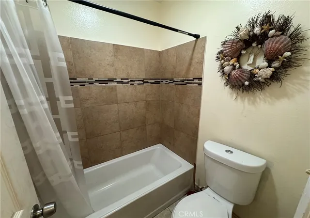 2nd image of 550 W Regent, Inglewood, CA 90301