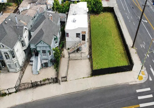 2nd image of 2051 23rd Ave, Oakland, CA 94606 | MLS# 41140654