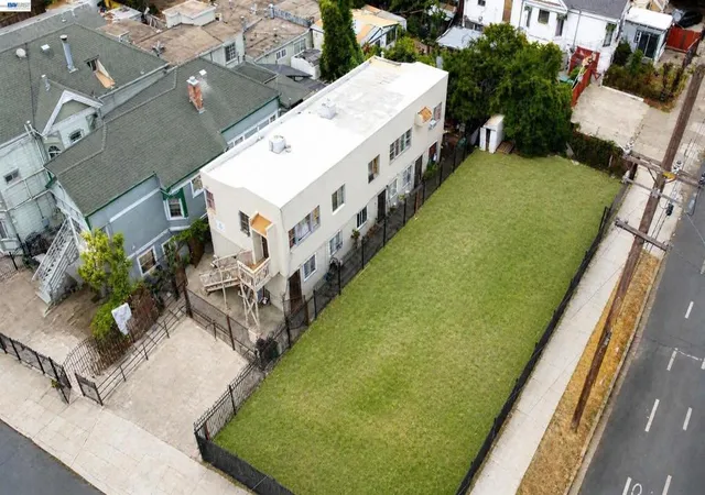 3rd image of 2051 23Rd Ave, Oakland, CA 94606 | MLS# 41140654