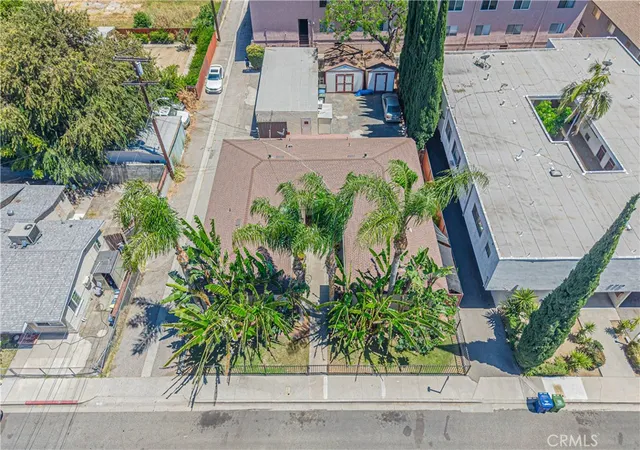 Photo 2 of Multi family home for sale at 210 W Spazier, Burbank, CA 91502 | MLS# SR26147163 | Listing updated on 2026-09-30