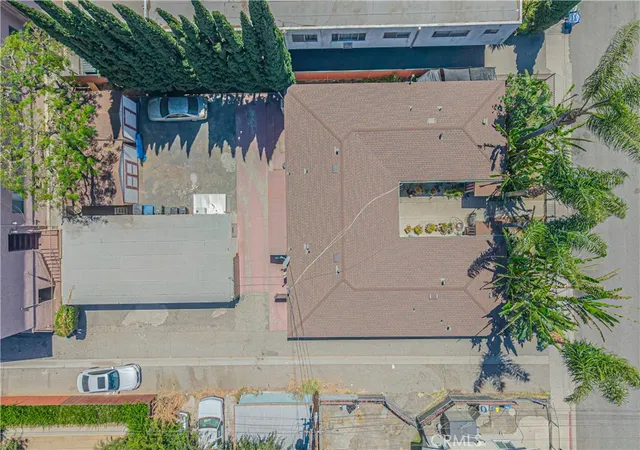 Photo 3 of Multi family home for sale at 210 W Spazier, Burbank, CA 91502 | MLS# SR26147163 | Listing updated on 2026-09-30
