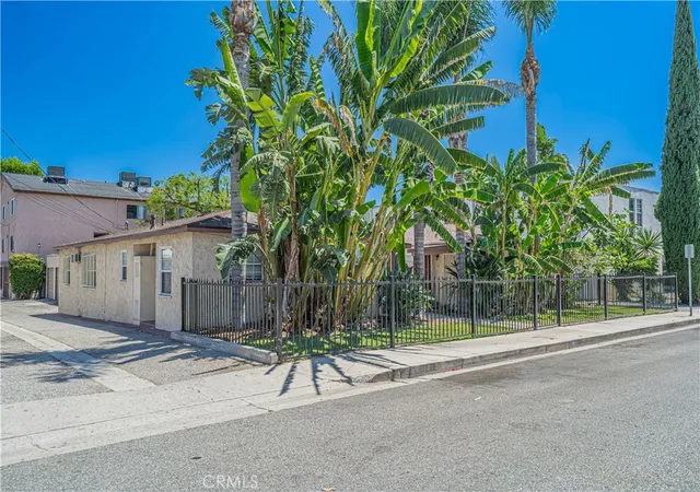 Photo 3 of House for sale at 210 W Spazier, Burbank, CA 91502 | MLS# SR26147163 | Listing updated on 2026-09-30