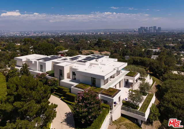 Photo 2 of Mansion for sale at 9966 Beverly Grv Dr, Beverly Hills, CA 90210 | MLS# 26854013 | Listing updated on 2026-09-10