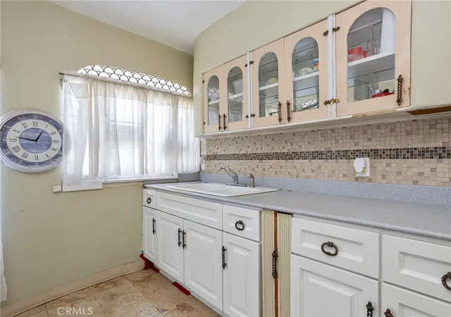Photo 4 of Single family home for sale at 8618 La Tuna Cyn Rd, Sun Valley, CA 91352 | MLS# BB26144298 | Listing updated on 2026-09-23