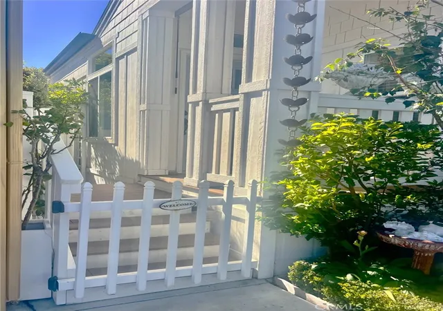 Photo 4 of Manufactured home for sale at 203 Tremont, Newport Beach, CA 92660 | MLS# NP26124221 | Listing updated on 2026-09-26