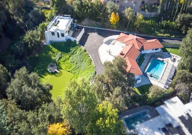 3rd image of 4620 Caritina, Tarzana, CA 91356 | MLS# SR26147299