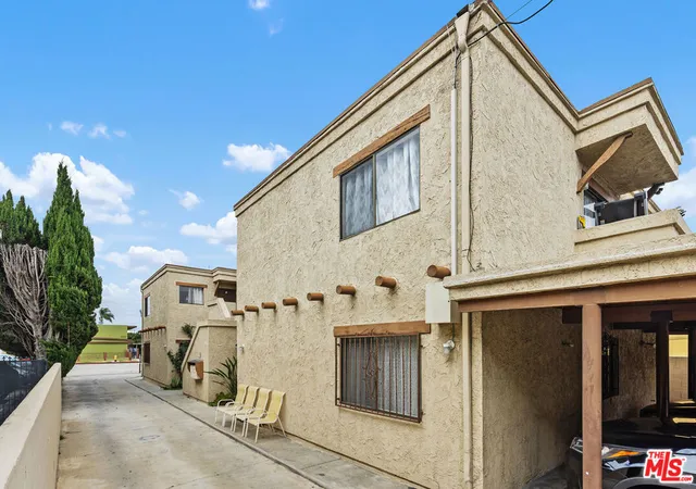 Listing Photo 4 - Condo for sale in building located at 3346 Martin Luther King Jr Blvd, Lynwood, CA 90262