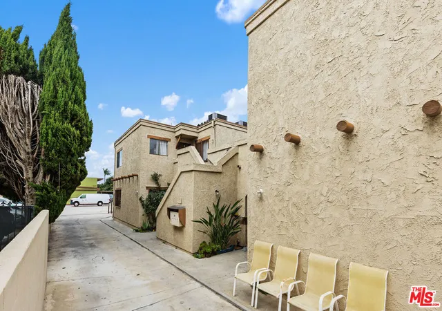 Listing Photo 5 - Condo for sale in building located at 3346 Martin Luther King Jr Blvd, Lynwood, CA 90262