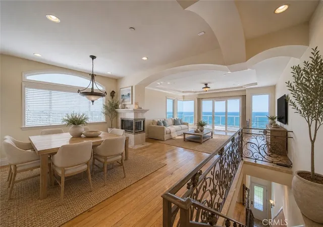 Photo 4 of Townhouse for sale at 814 Esplanade #A, Redondo Beach, CA 90277 | MLS# SB26146387 | Listing updated on 2026-10-02